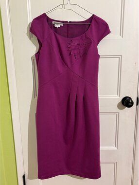 Kay Unger Purple Cap Sleeve Sheath Dress with Applique